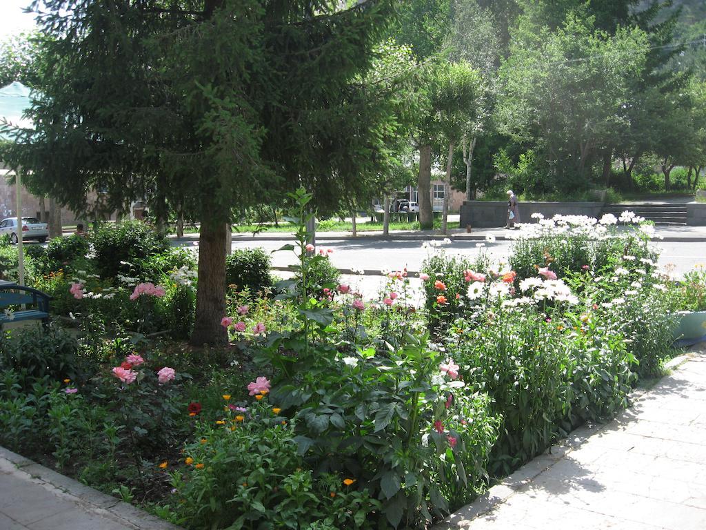 Hotel Life Jermuk Exterior photo
